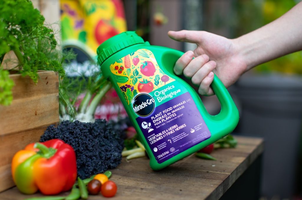 Miracle Gro Organics Plant Food Granules 2