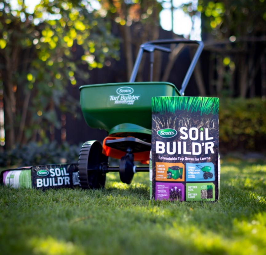 Soil Build'r Top Dress Lifestyle 1