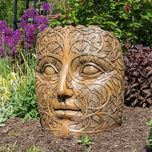 Giant Leaf Maiden Portrait - Basalt Grey